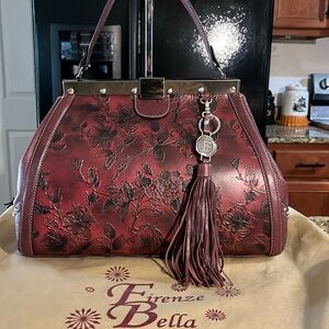 NWOT Firenze Bella 100% leather satchel